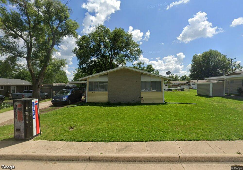 1521 SW Clearview Ln, Topeka, KS 66619 - photo 1