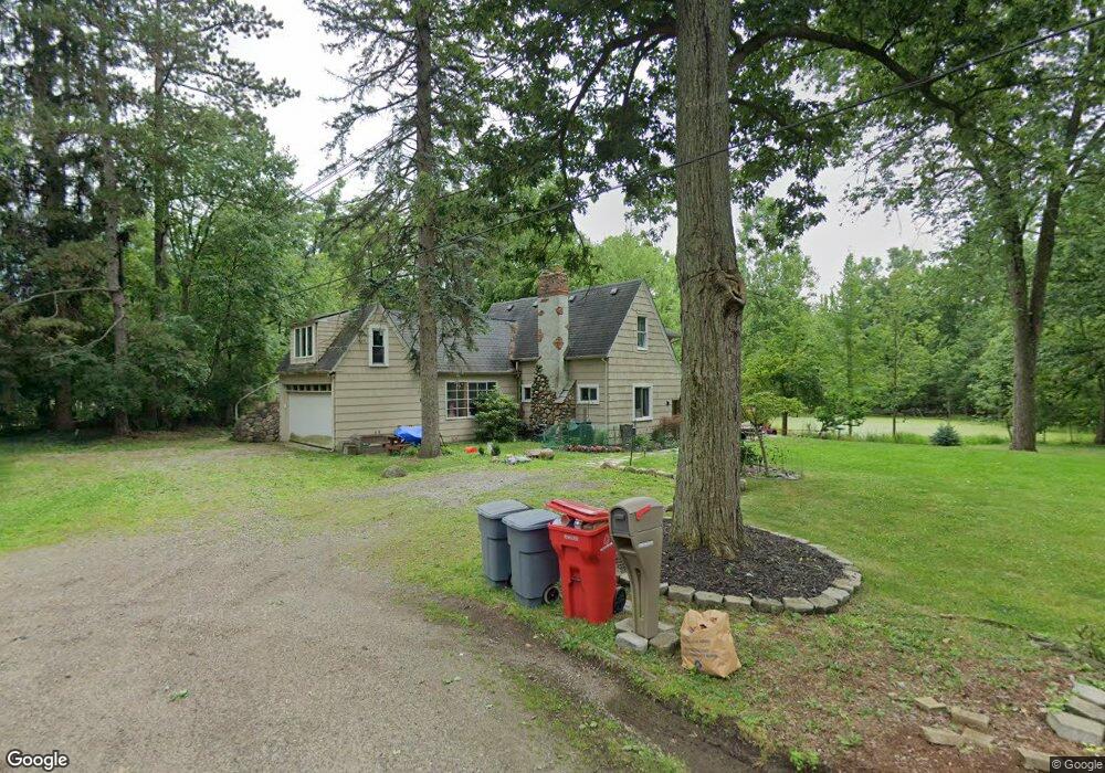 6301 Wimbley Ln, West Bloomfield, MI 48323 - photo 1