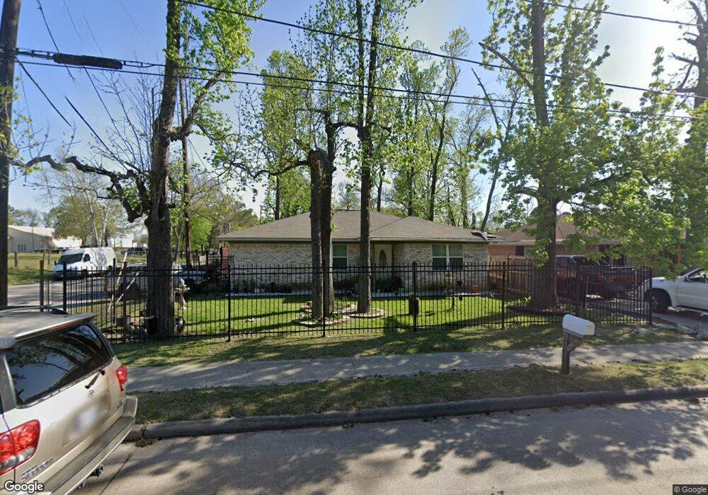 1813 S Victory Dr, Houston, TX 77088 - photo 1