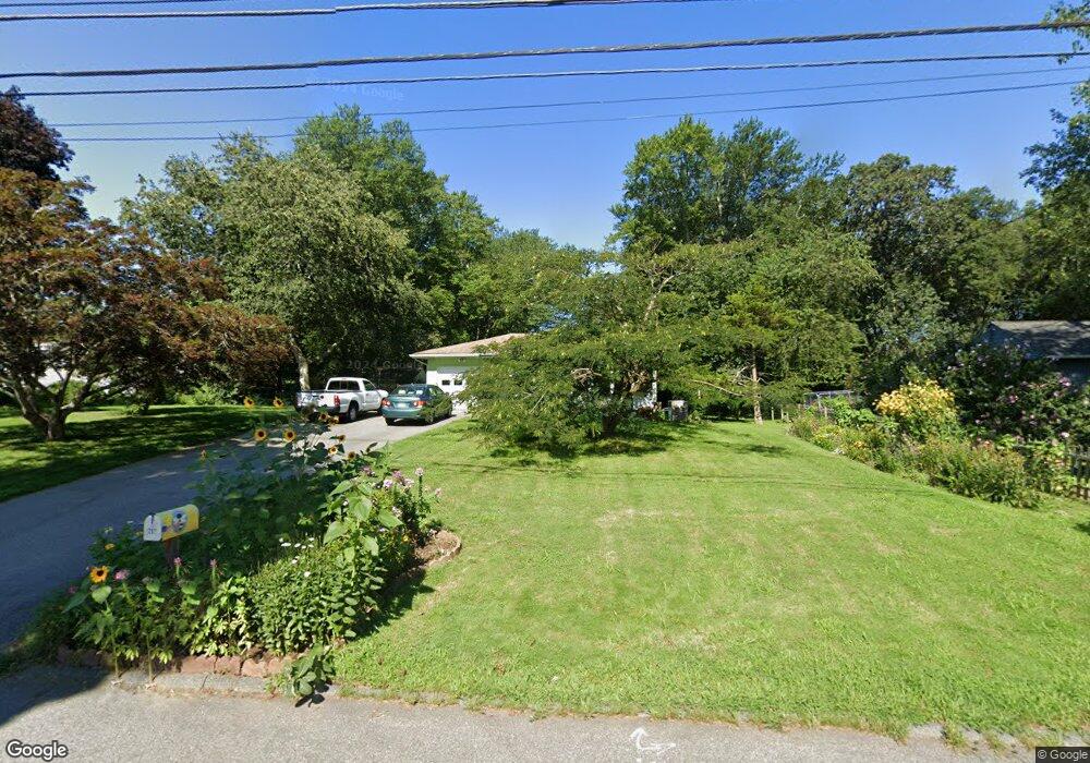 207 Yantic Ln, Norwich, CT 06360 - photo 1