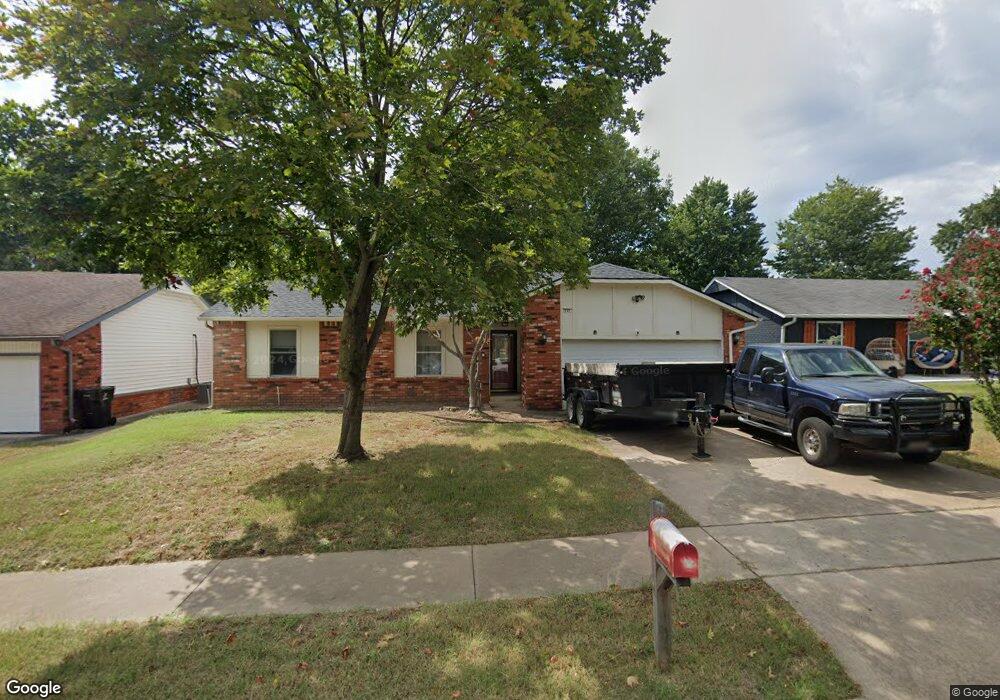 221 E Waco St, Broken Arrow, OK 74011 - photo 1