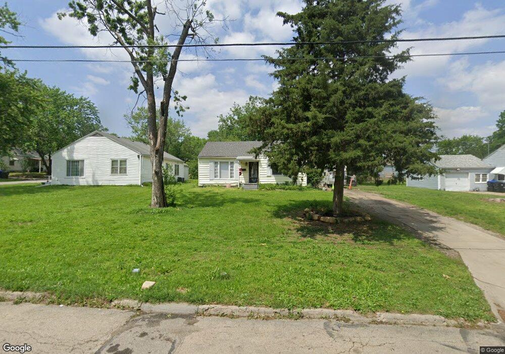 214 SW 24th St, Topeka, KS 66611 - photo 1