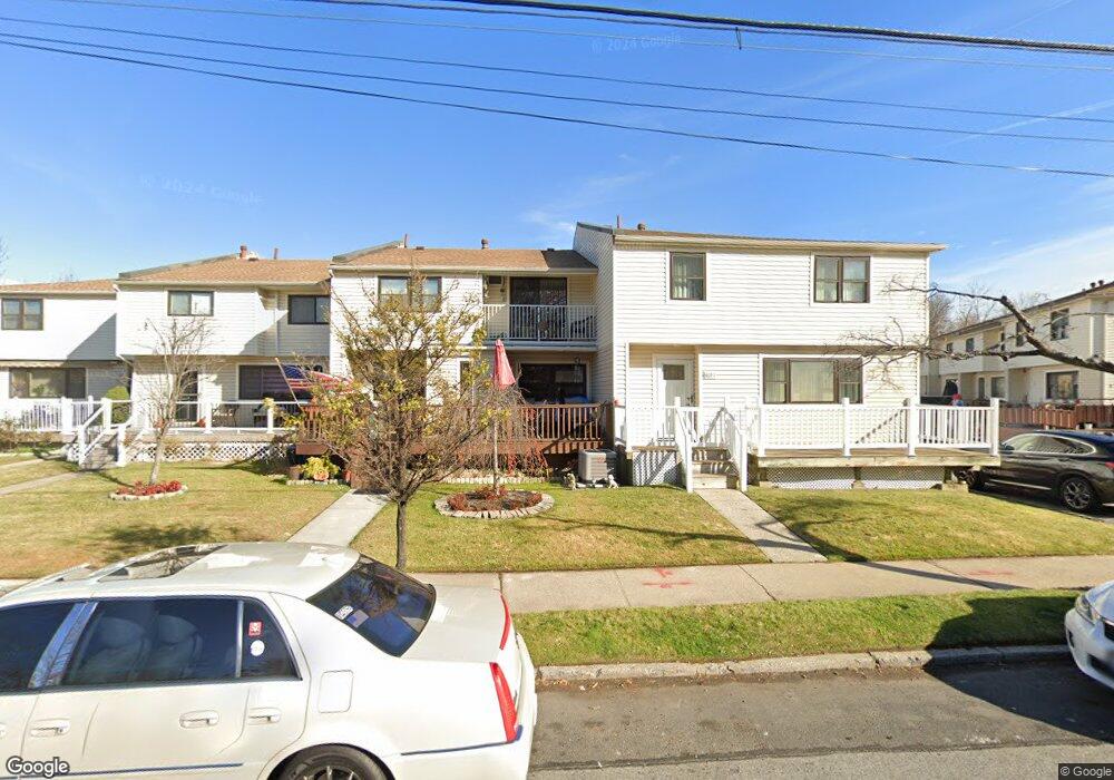 459 Willow Rd E unit 1, Staten Island, NY 10314 - photo 1