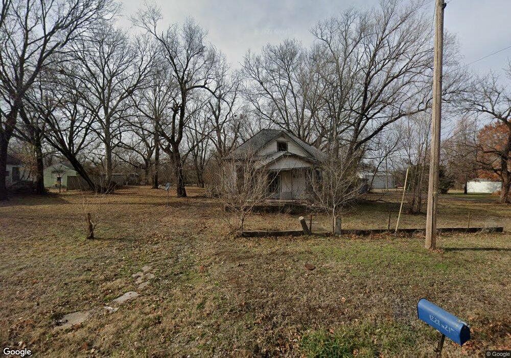 1228 N 21st St, Parsons, KS 67357 - photo 1