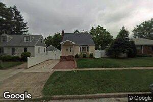 520 Pershing Blvd, Rockville Centre, NY 11570