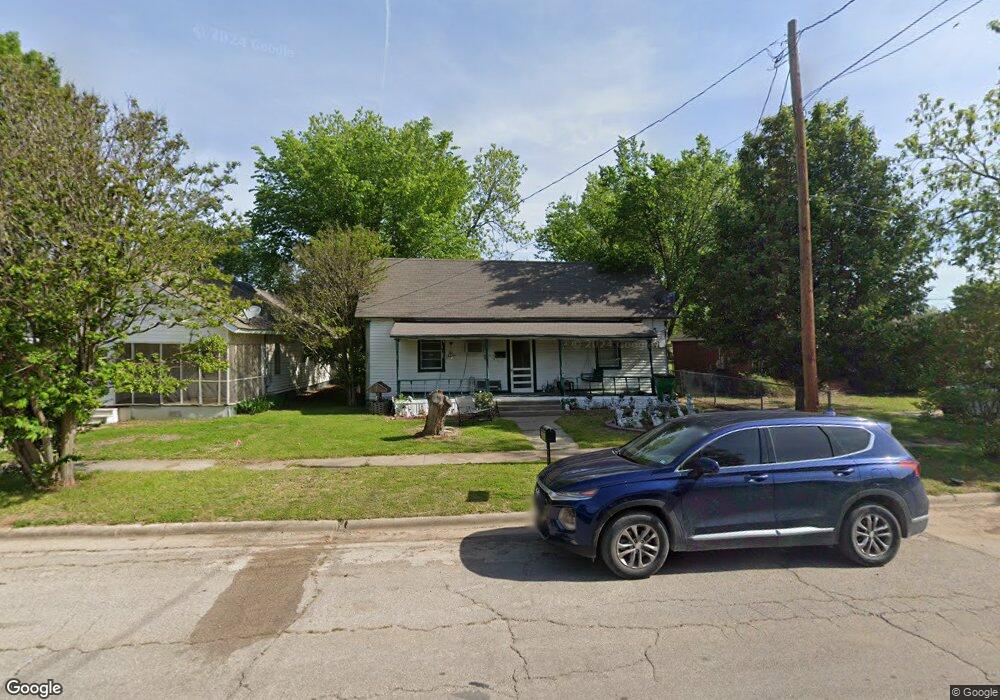 509 Carnes St, Gainesville, TX 76240 - photo 1