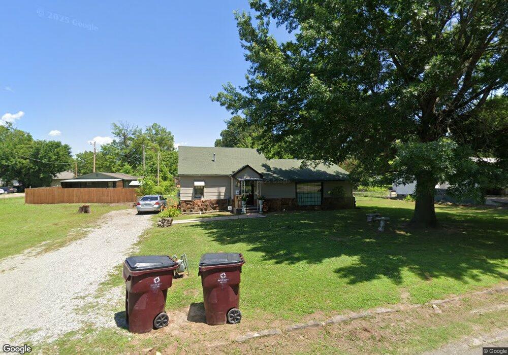 207 S 3rd St, Eufaula, OK 74432 - photo 1