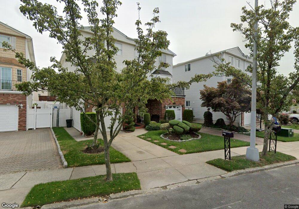 77 Dina Ct, Staten Island, NY 10306 - photo 1