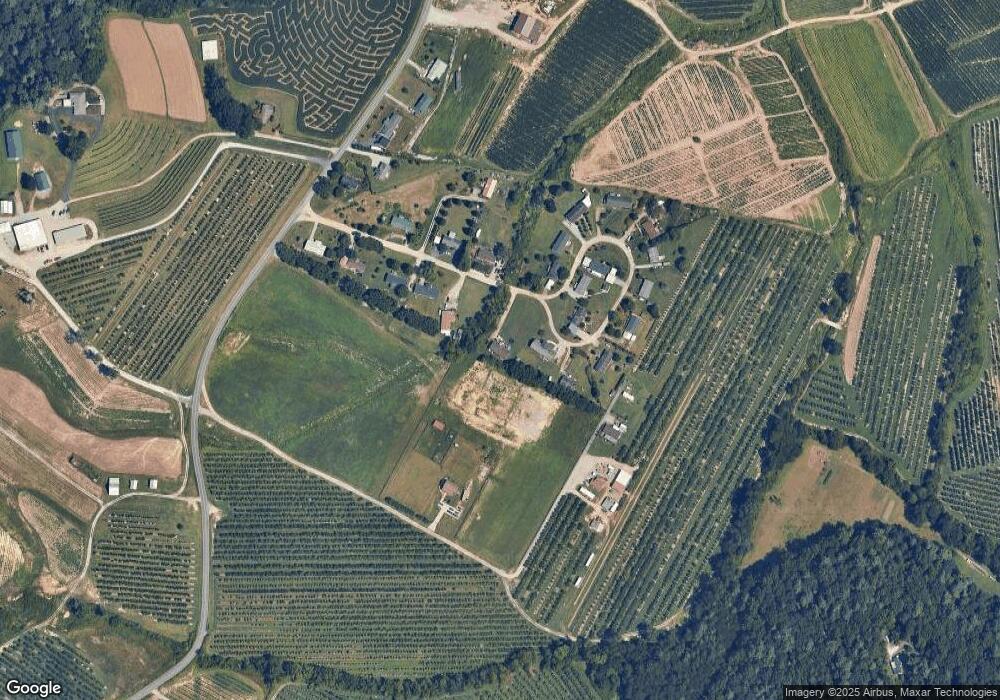 172 Lamonda Dr, Hendersonville, NC 28792 - photo 1