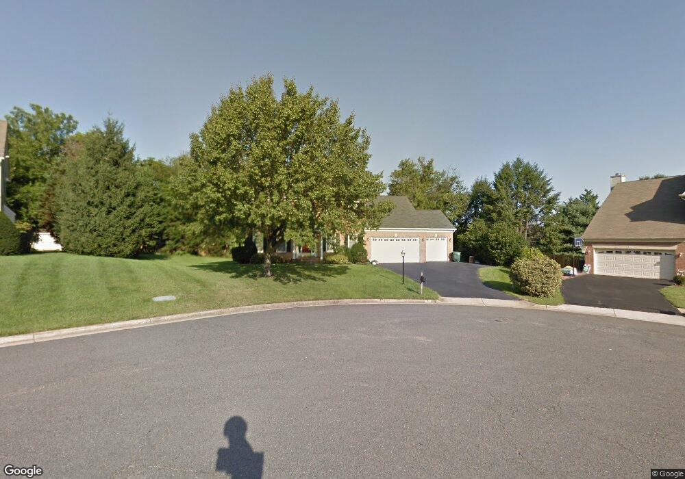 9109 Lynchburg Ct, Fairfax, VA 22032 - photo 1