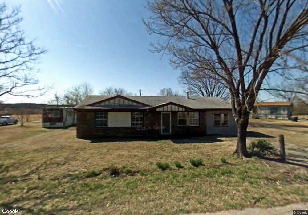 1311 W 7th St, Henryetta, OK 74437 - photo 1