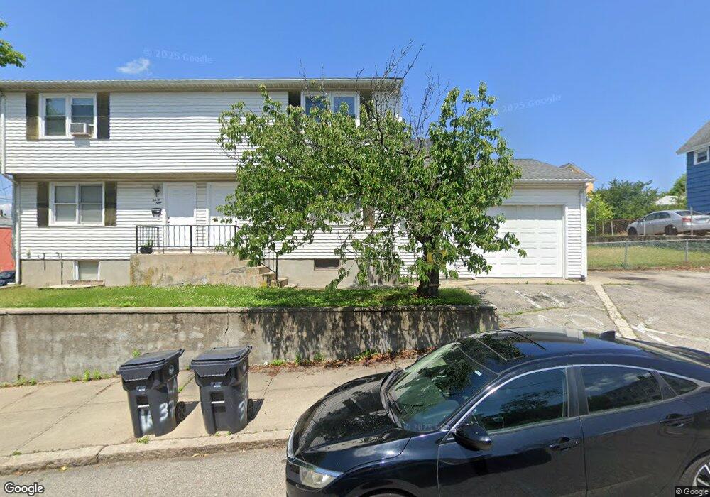 37 Sisson St, Pawtucket, RI 02860 - photo 1