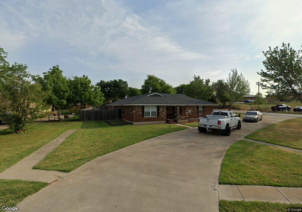 700 Kerry Ln, Azle, TX 76020 - photo 1