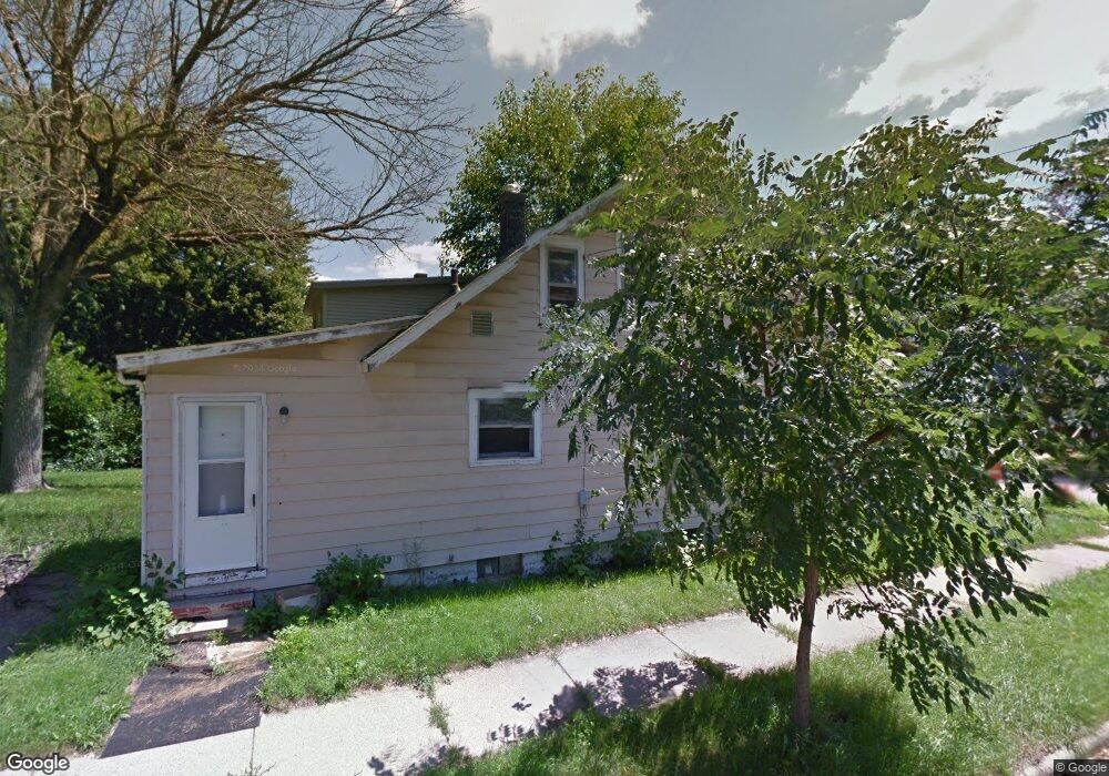 1434 Redwood St, Lansing, MI 48915 - photo 1