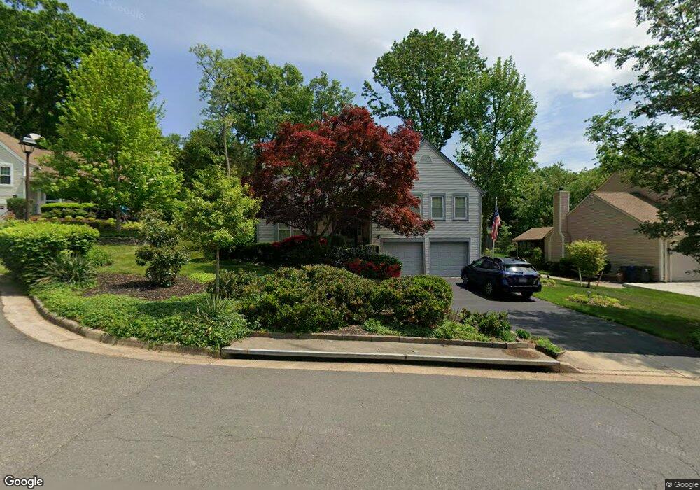 7005 Polins Ct, Alexandria, VA 22306 - photo 1