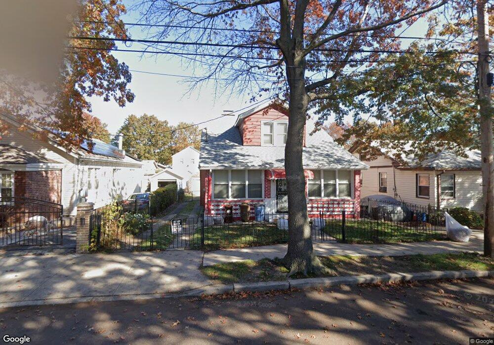 11037 172nd St, Jamaica, NY 11433 - photo 1