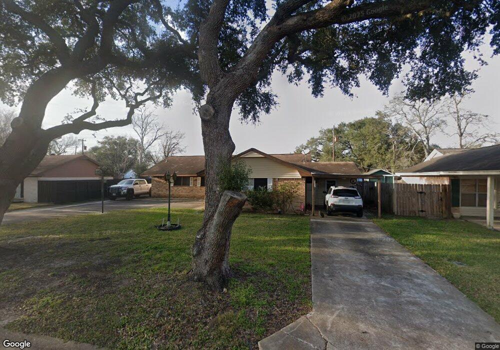 319 Meyer St, Alvin, TX 77511 - photo 1