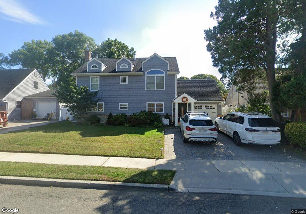 32 Collins Rd, Glen Cove, NY 11542 - photo 1