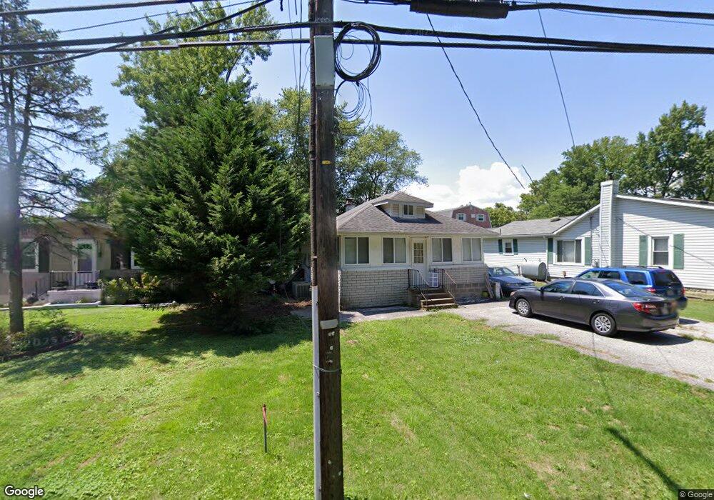 8605 North Point Rd, Sparrows Point, MD 21219 - photo 1