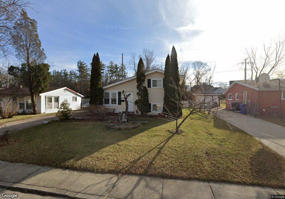 319 Delaware St, Carpentersville, IL 60110 - photo 1