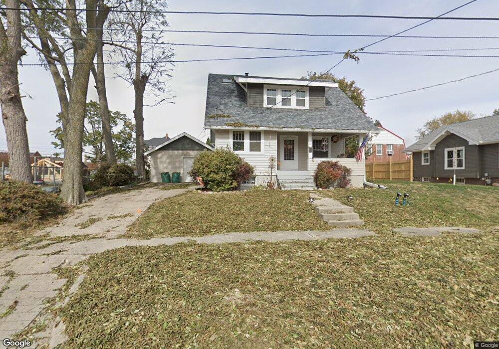 112 S 4th Ave E, Newton, IA 50208 - photo 1