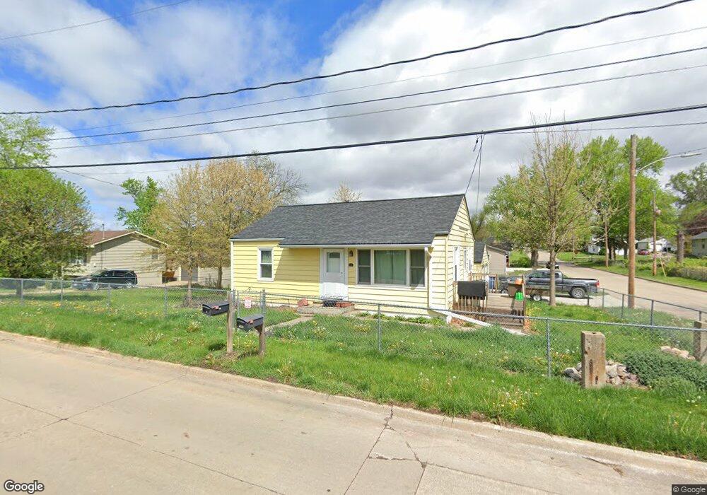 242 Hart Ave, Des Moines, IA 50315 - photo 1