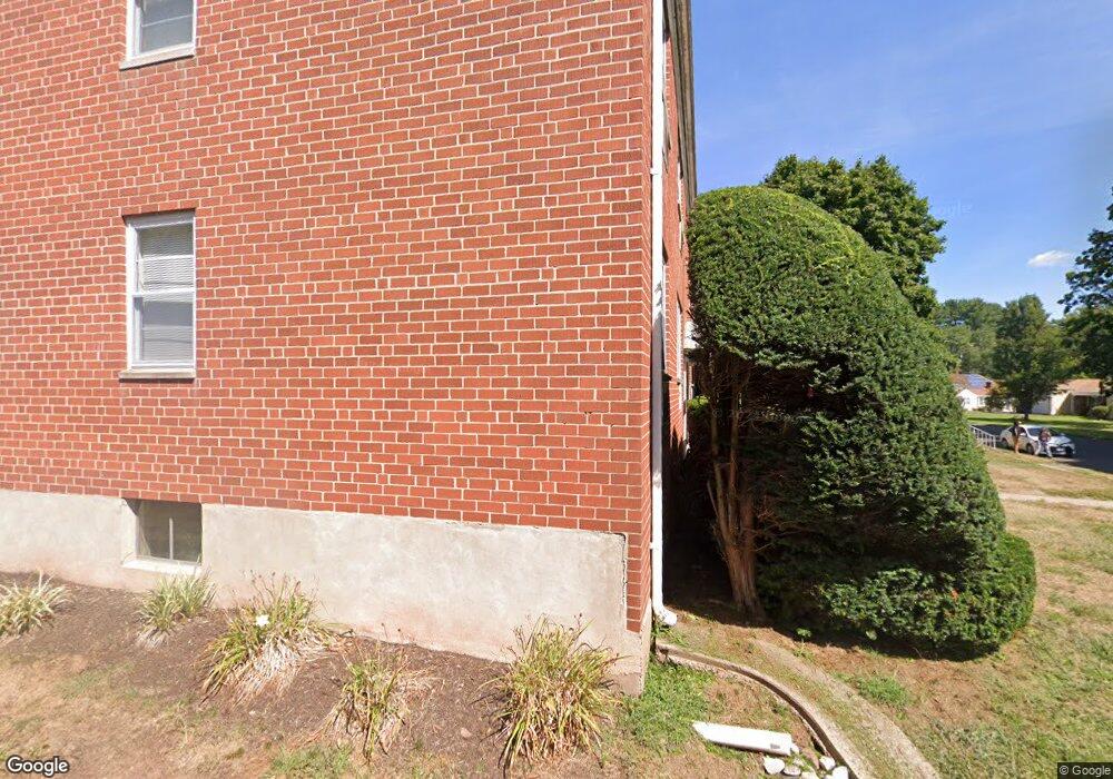 51 Sky View Dr unit 3, West Hartford, CT 06117 - photo 1