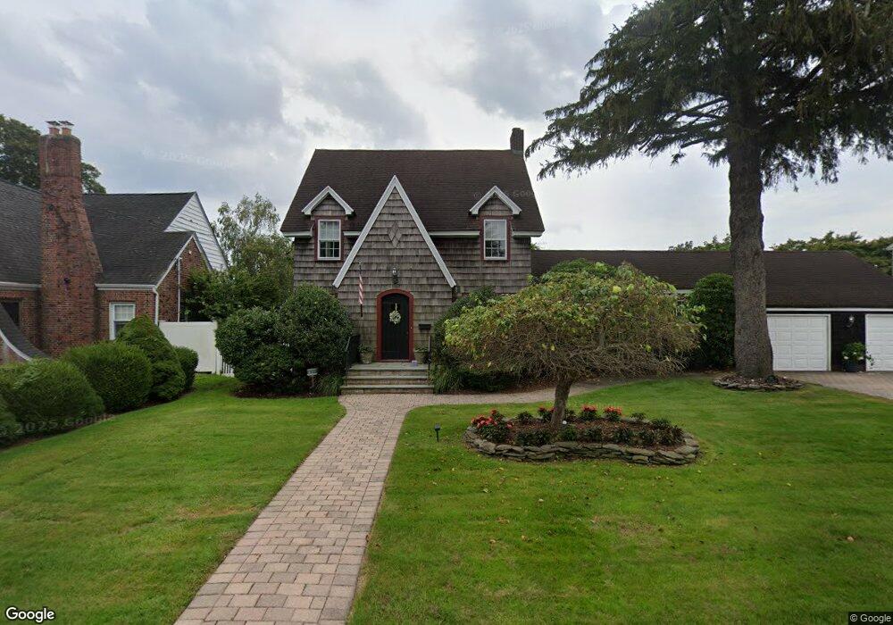 28 Orowoc Dr, Islip, NY 11751 - photo 1