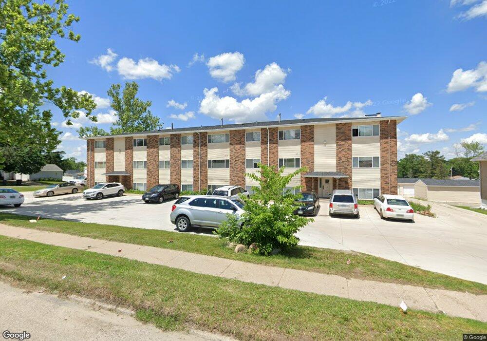 2720 Johnson Ave NW unit 301, Cedar Rapids, IA 52405 - photo 1