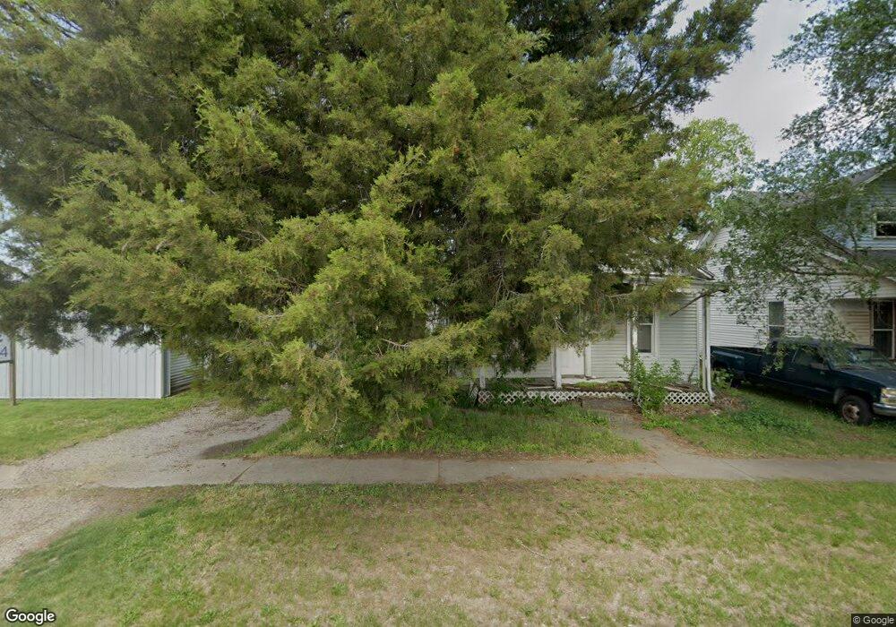 221 N Sangamon St, Lincoln, IL 62656 - photo 1