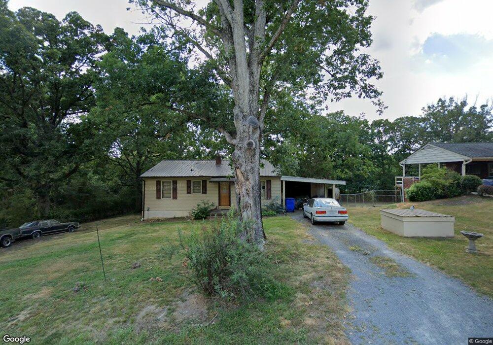 215 Roosevelt Rd, Asheboro, NC 27205 - photo 1