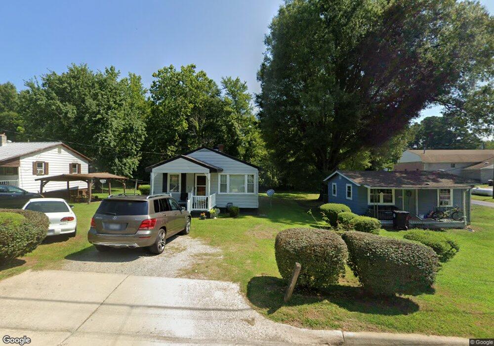 1122 Mecklenburg Ave, Victoria, VA 23974 - photo 1