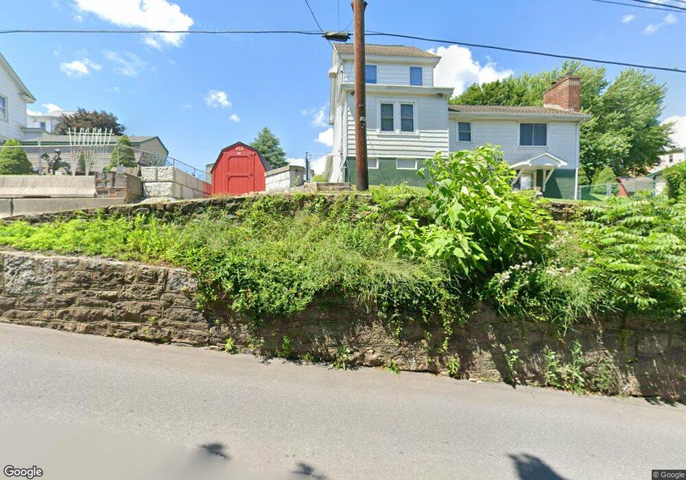 213 W Spruce St, Tamaqua, PA 18252 - photo 1