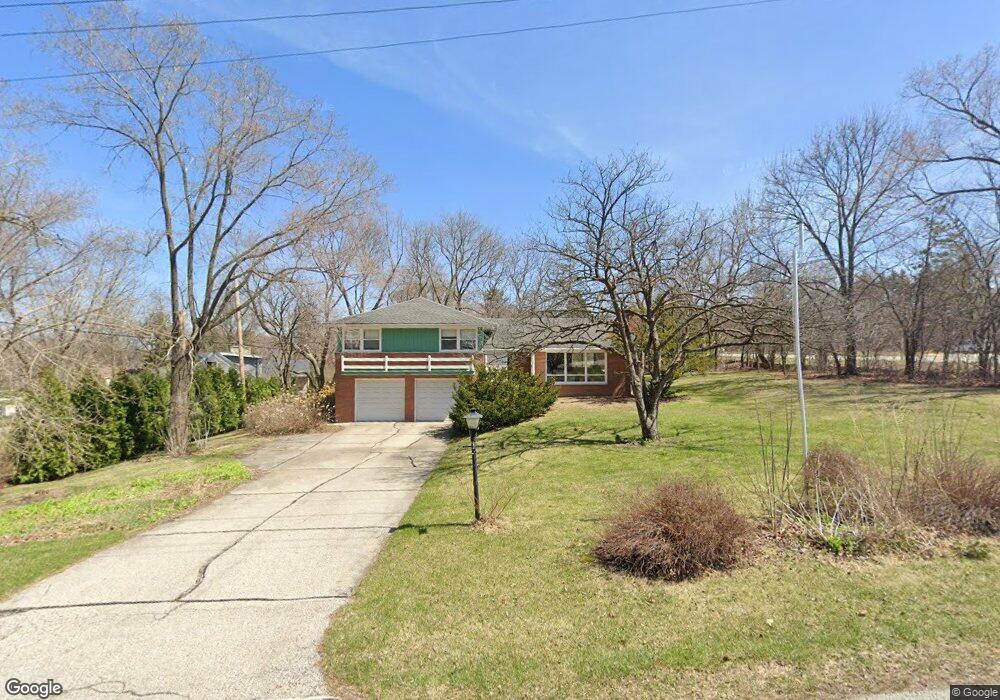 540 Vernon Place, Elm Grove, WI 53122 - photo 1