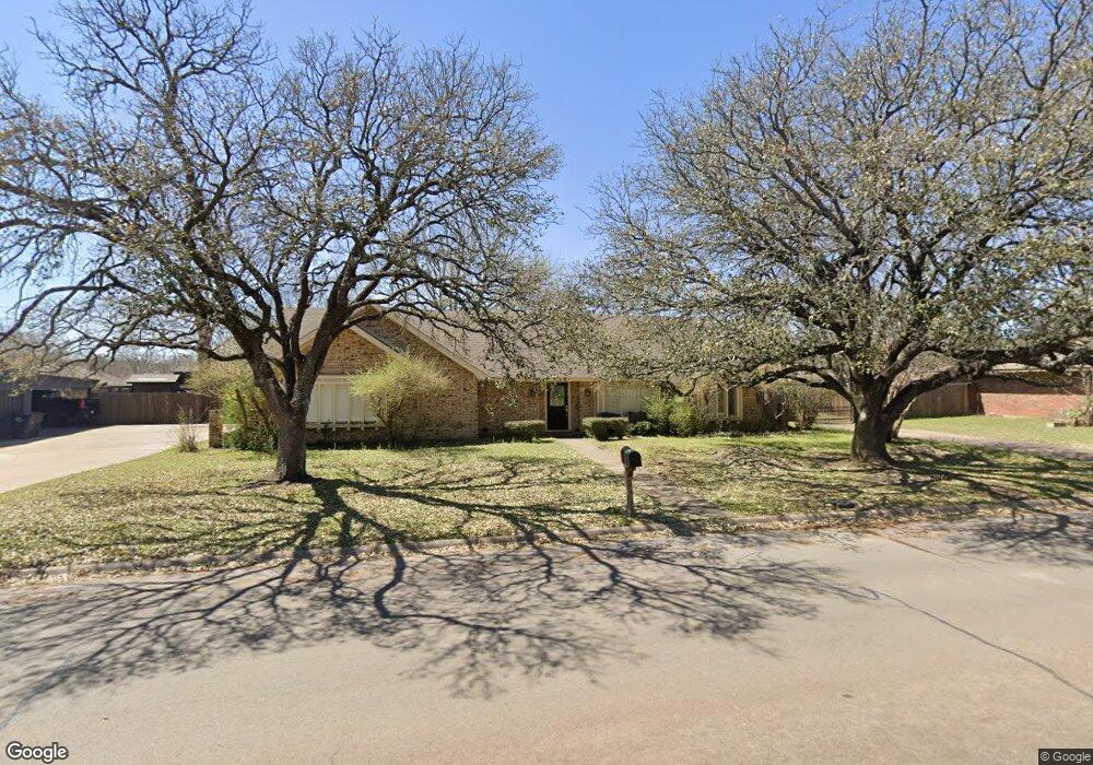 912 S Colonial Dr, Cleburne, TX 76033 - photo 1