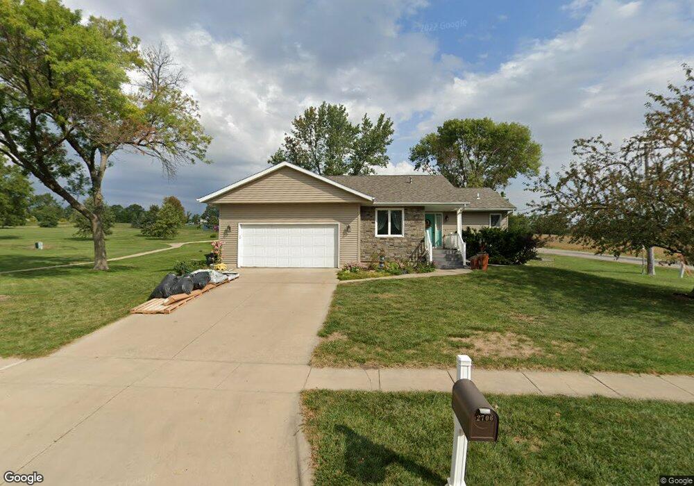 2706 28th Ave SW, Cedar Rapids, IA 52404 - photo 1