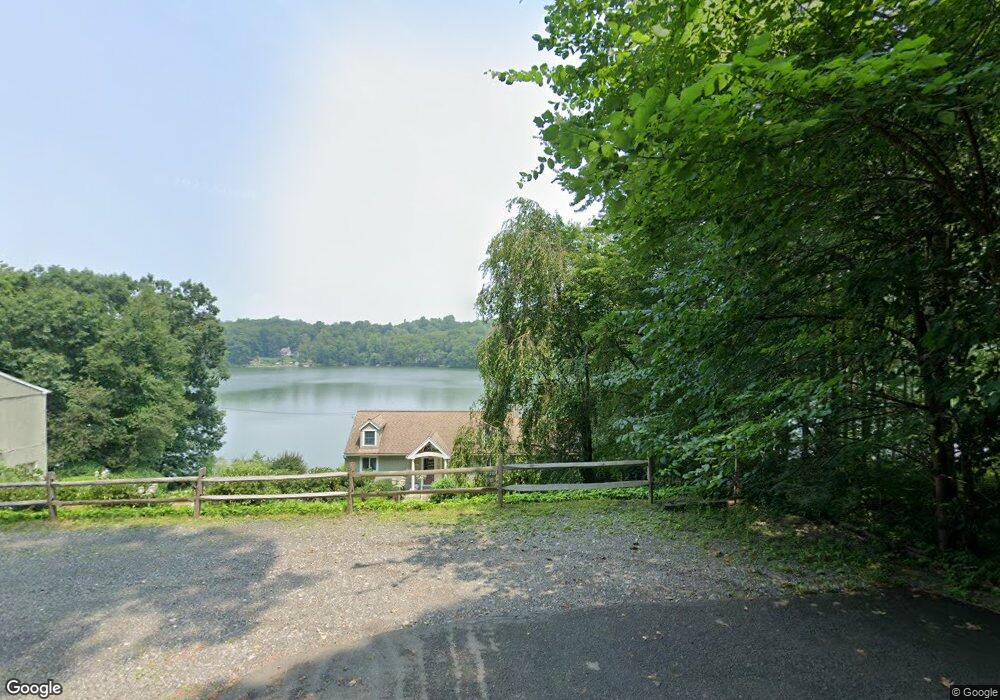 69 Taunton Lake Rd, Newtown, CT 06470 - photo 1