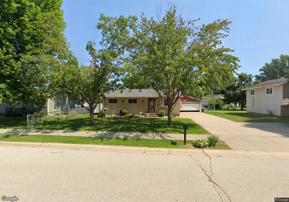 813 Juniper St, La Crescent, MN 55947 - photo 1