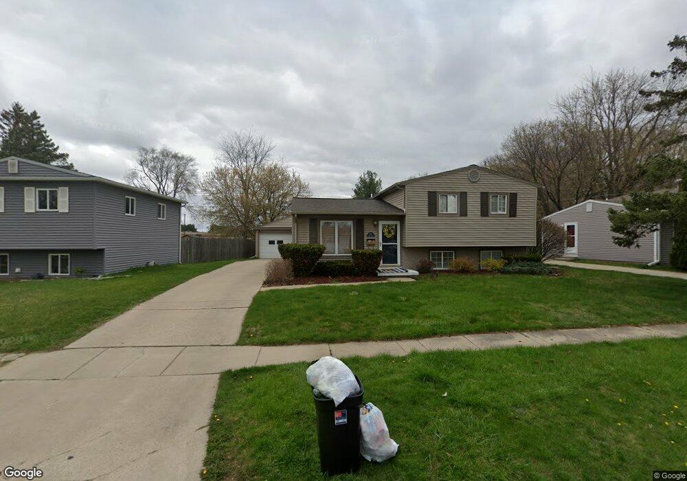 521 Clarion St, Clio, MI 48420 - photo 1