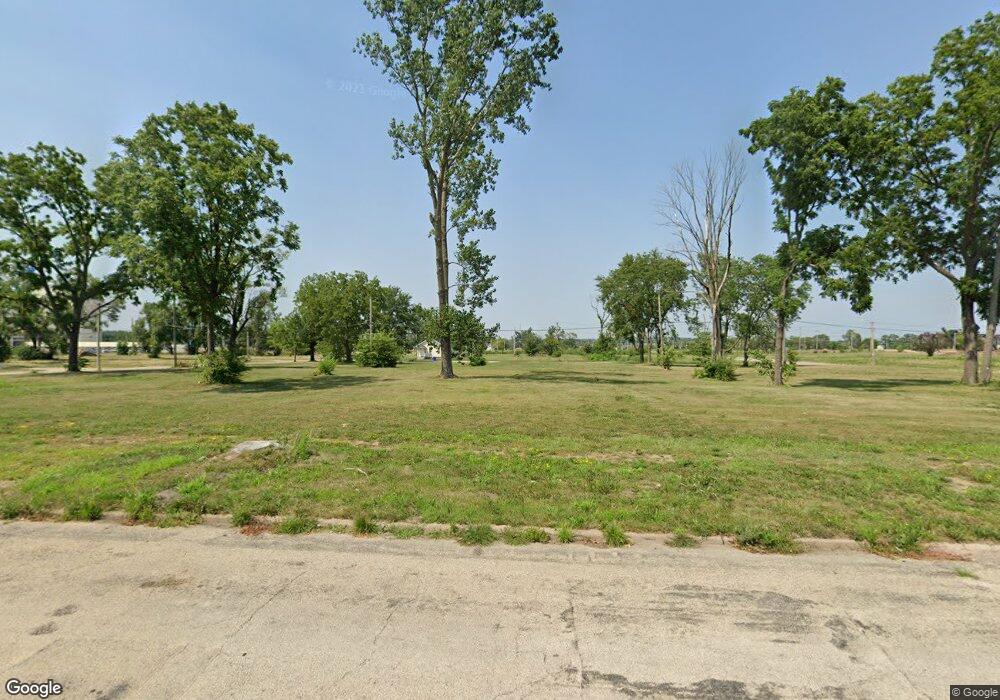 318 G Ave NW, Cedar Rapids, IA 52405 - photo 1