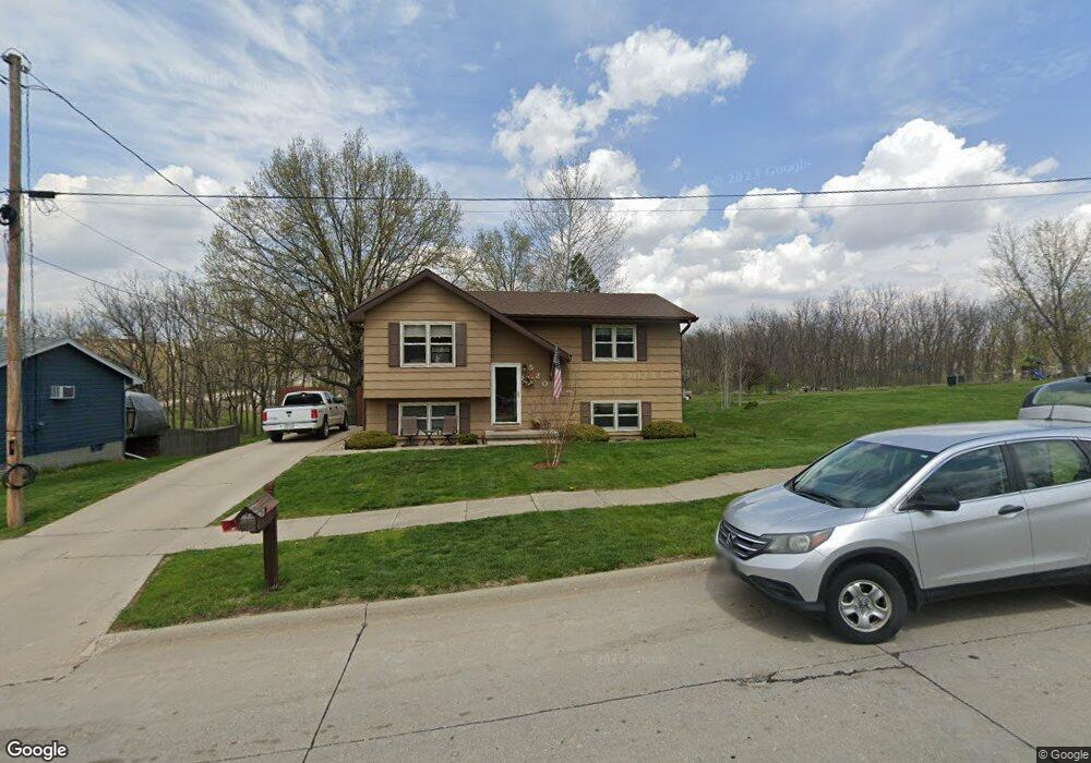 520 S 13th Ave E, Newton, IA 50208 - photo 1