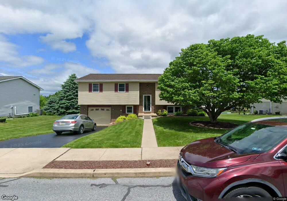 613 Lyman Ave, Womelsdorf, PA 19567 - photo 1