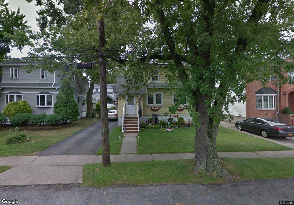 140 W Cedarview Ave unit A, Staten Island, NY 10306 - photo 1