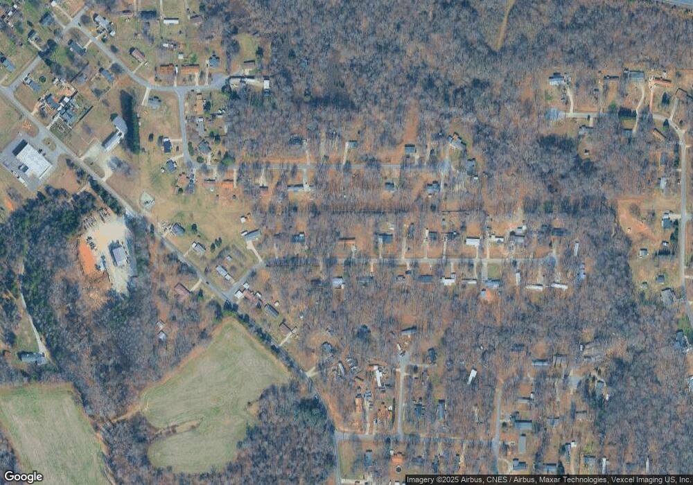 129 Red Oak Dr, Statesville, NC 28677 - photo 1