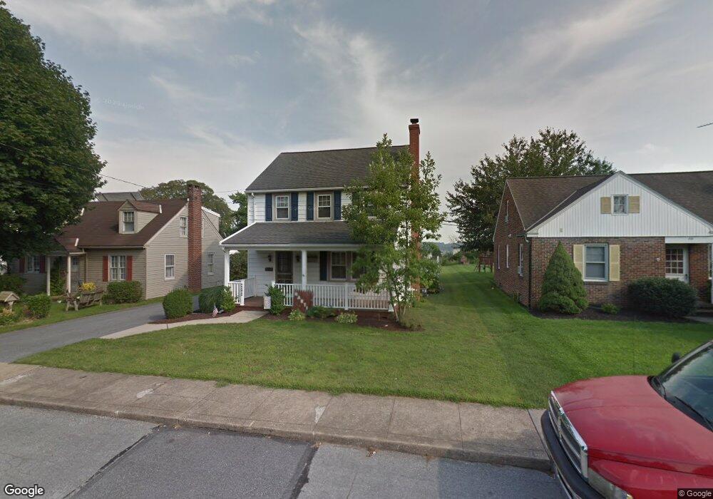 208 Locust St, New Holland, PA 17557 - photo 1