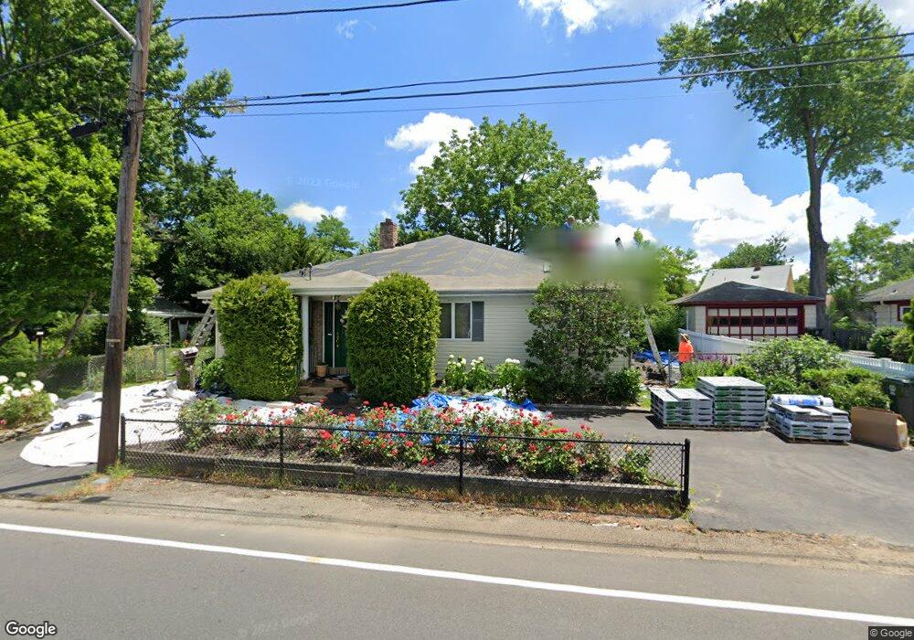 8 Laurence Pkwy, Laurence Harbor, NJ 08879 - photo 1