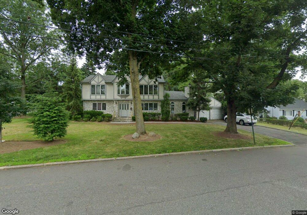 128 Circle Dr, Paramus, NJ 07652 - photo 1