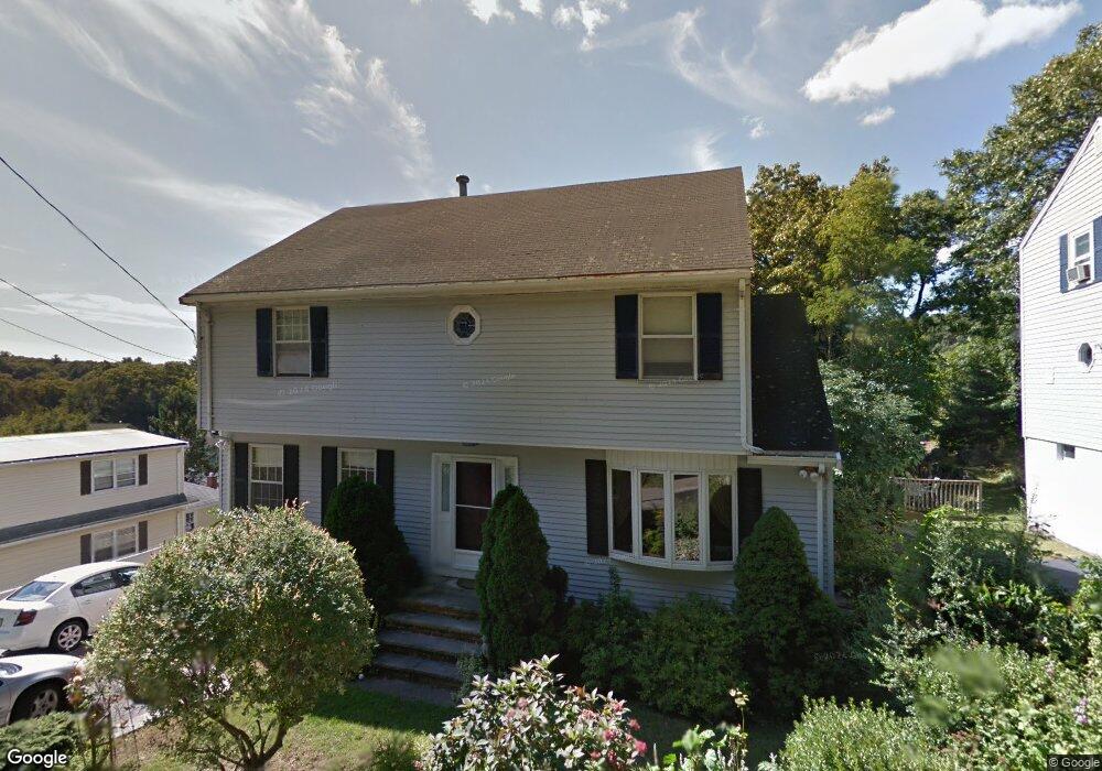10 Fellsmere Ave, Wakefield, MA 01880 - photo 1
