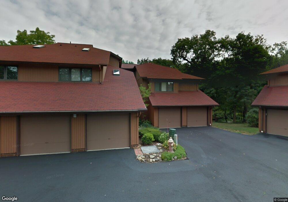 25054 Mill River Rd unit 25054, Olmsted Falls, OH 44138 - photo 1