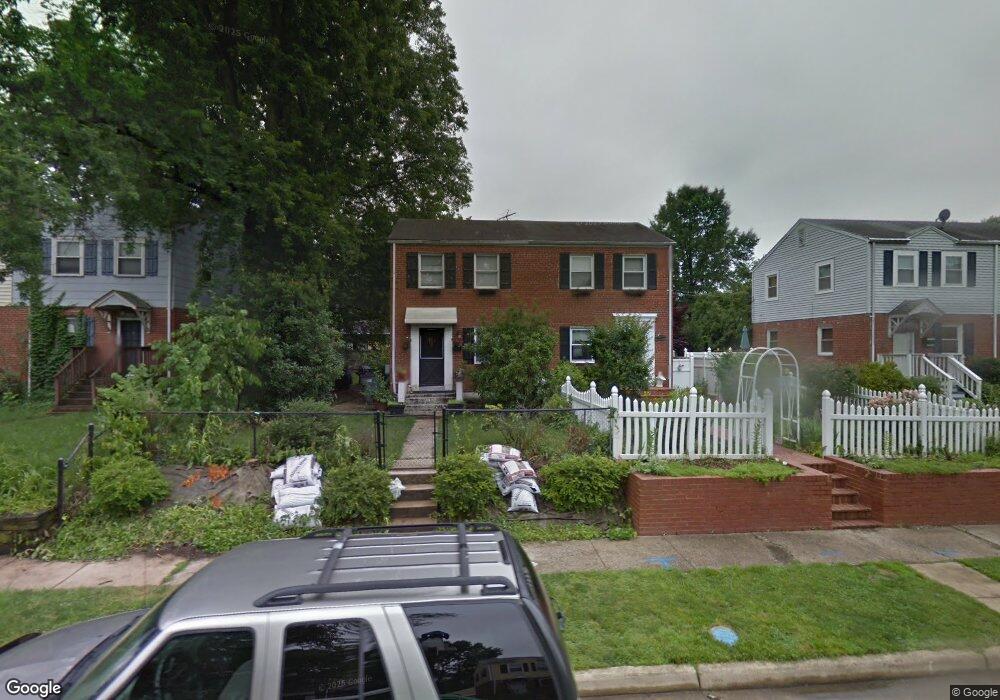 5751 Liberty Dr, Alexandria, VA 22303 - photo 1